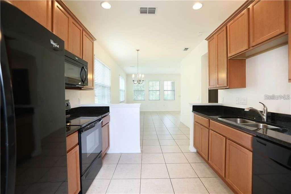 For Rent: $2,550 (4 beds, 3 baths, 1528 Square Feet)