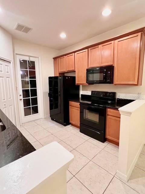 For Rent: $2,550 (4 beds, 3 baths, 1528 Square Feet)