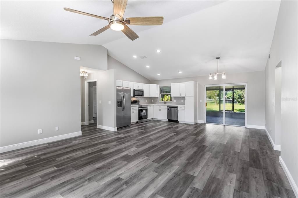 Active With Contract: $365,000 (3 beds, 2 baths, 1276 Square Feet)