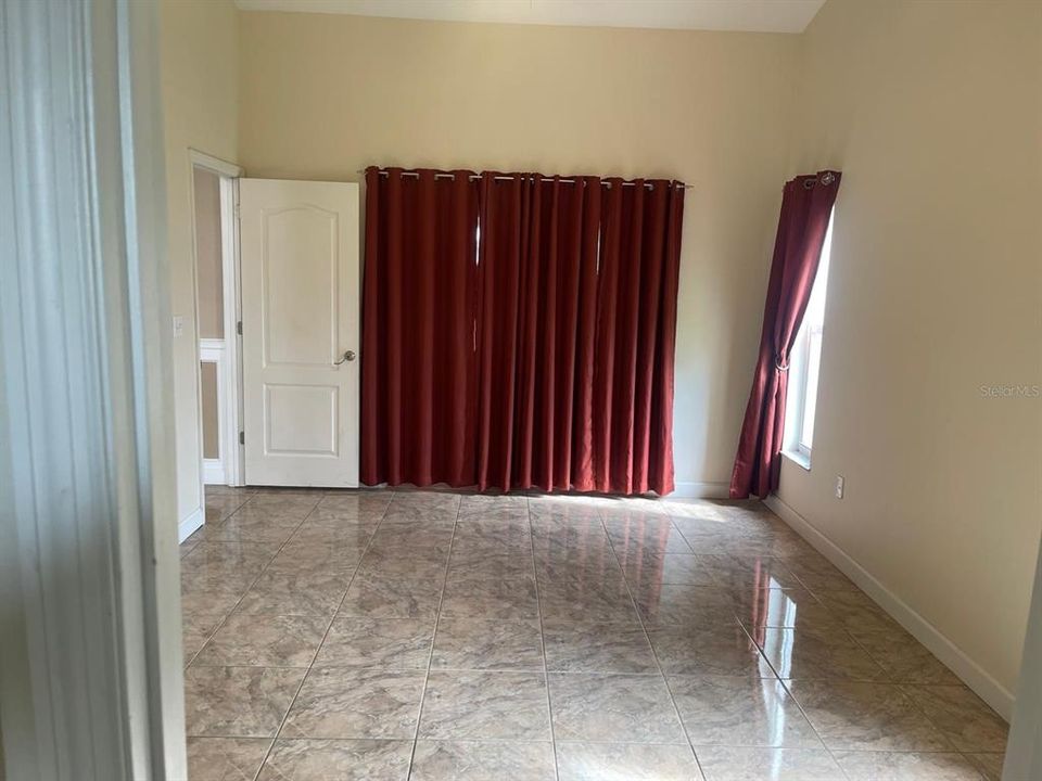 For Rent: $1,900 (3 beds, 2 baths, 1923 Square Feet)