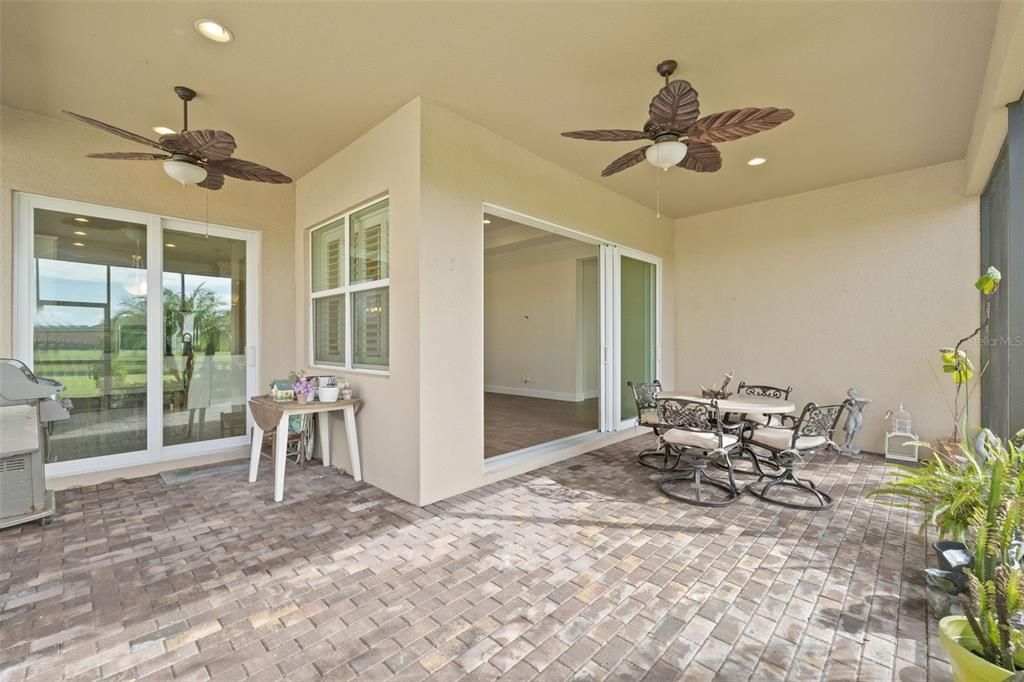 For Sale: $445,000 (2 beds, 2 baths, 2116 Square Feet)