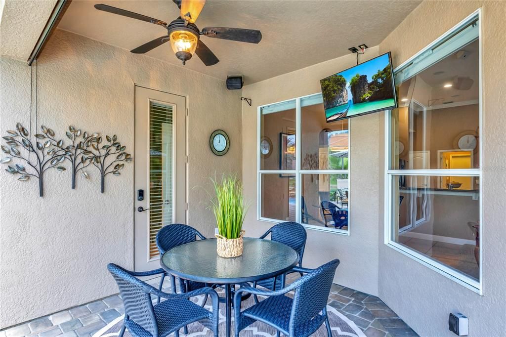 Active With Contract: $750,000 (4 beds, 3 baths, 2722 Square Feet)