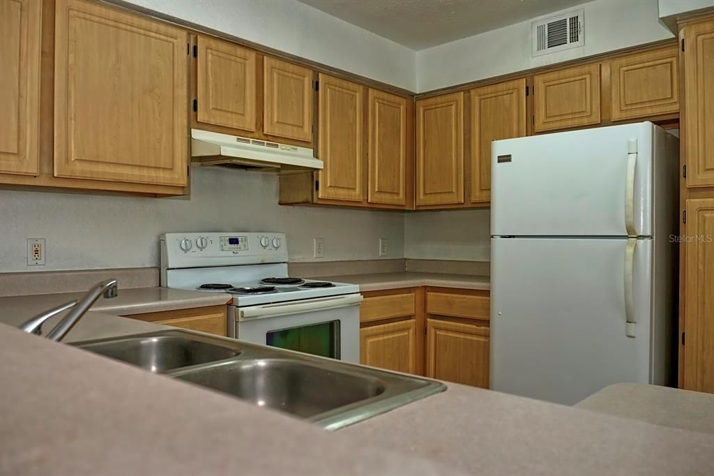 For Sale: $235,000 (2 beds, 2 baths, 1288 Square Feet)