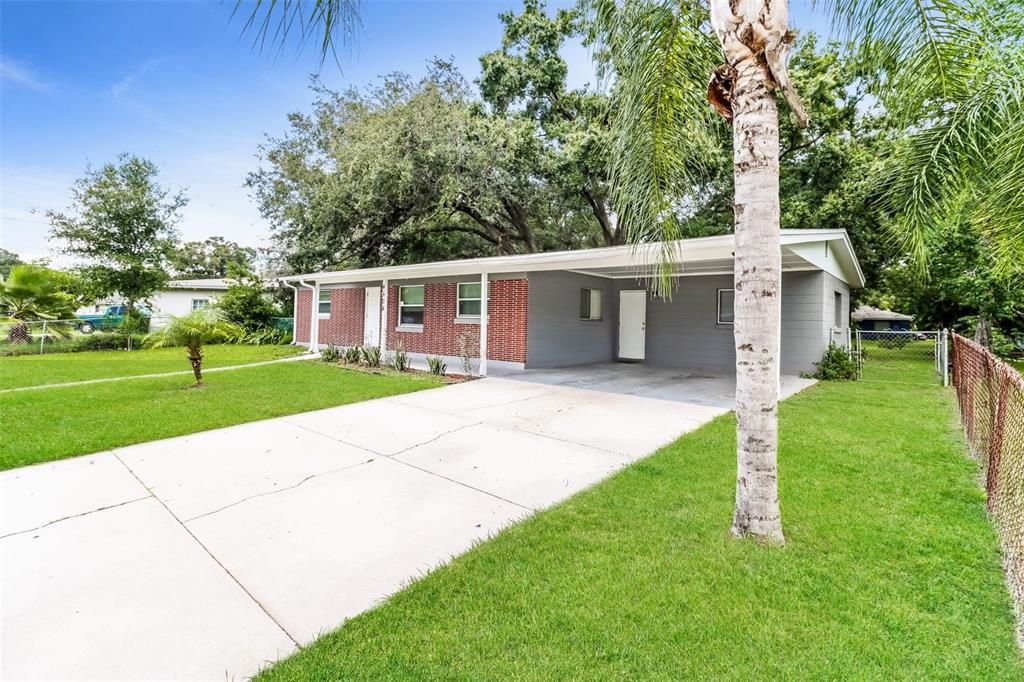 Active With Contract: $287,000 (3 beds, 2 baths, 1250 Square Feet)