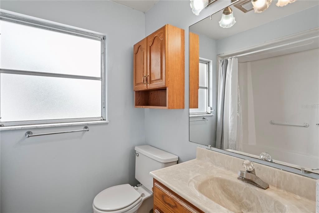 Active With Contract: $229,900 (2 beds, 2 baths, 1128 Square Feet)