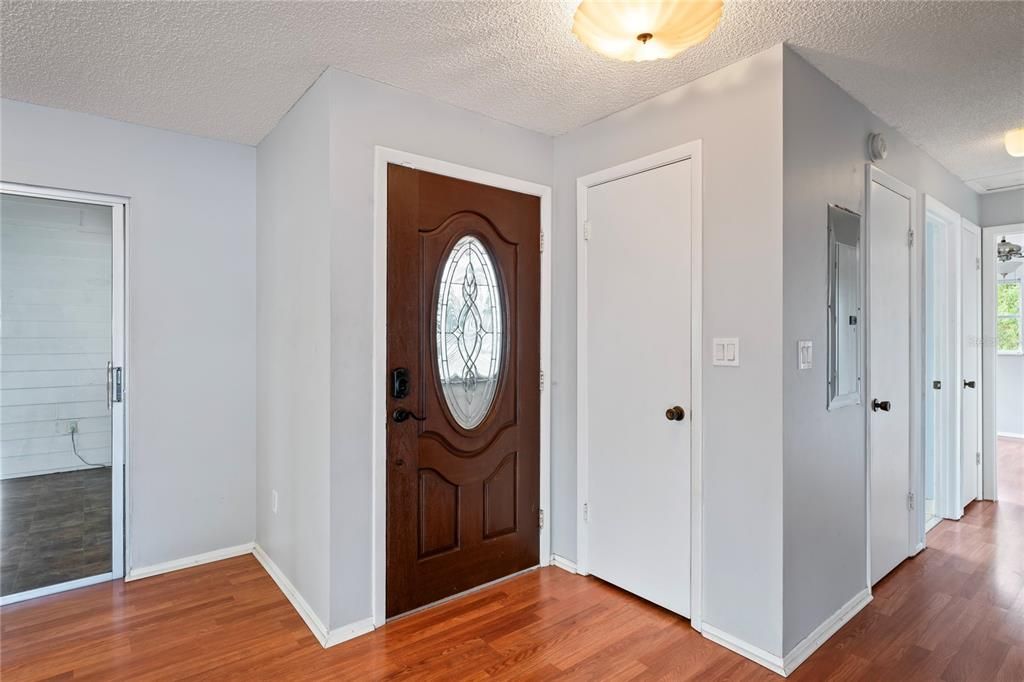 Active With Contract: $229,900 (2 beds, 2 baths, 1128 Square Feet)