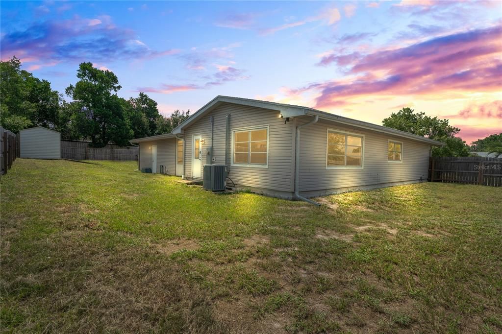 Active With Contract: $229,900 (2 beds, 2 baths, 1128 Square Feet)