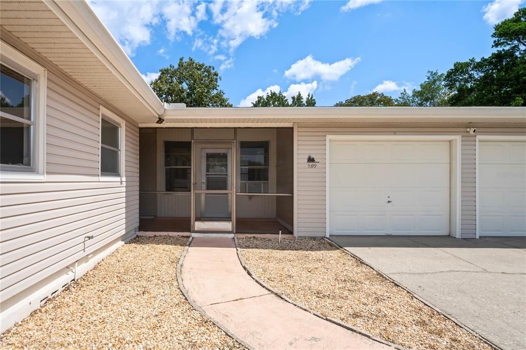 Active With Contract: $229,900 (2 beds, 2 baths, 1128 Square Feet)