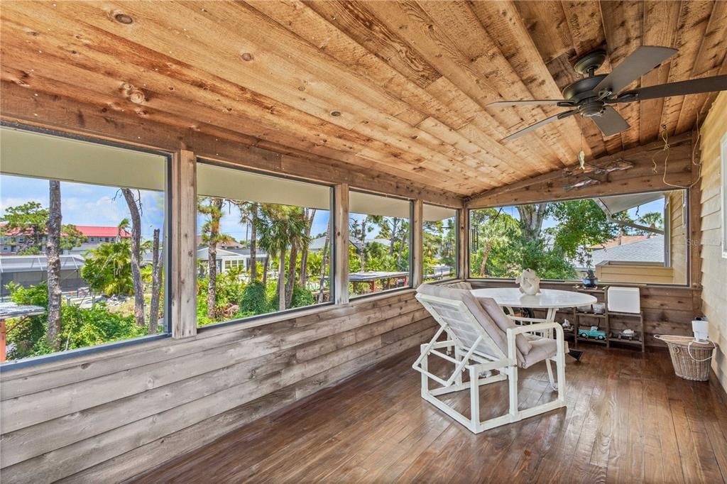 2nd Floor screened porch