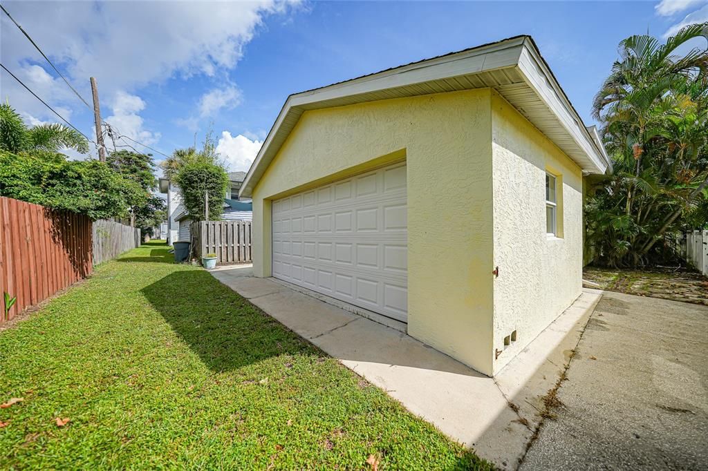 Detached Garage