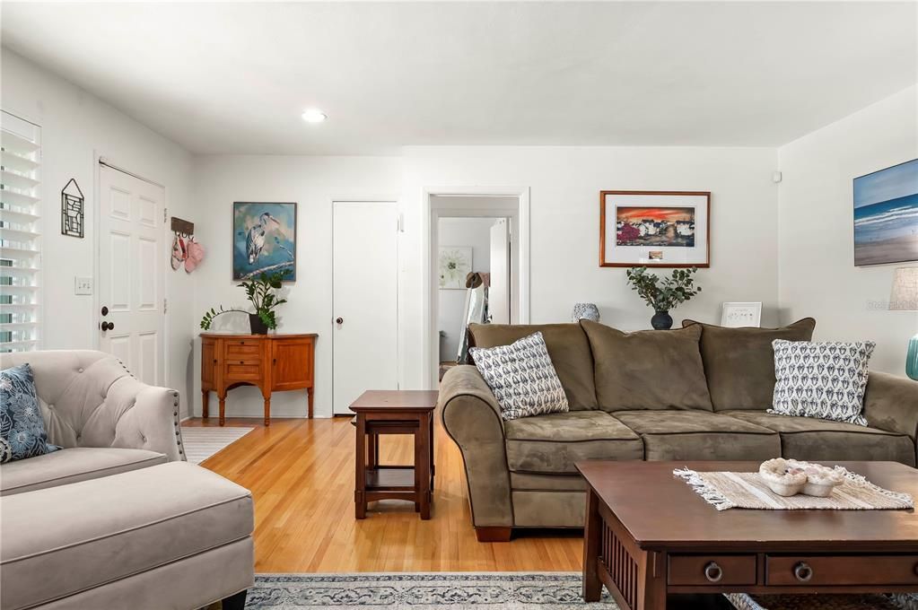 Active With Contract: $475,000 (2 beds, 2 baths, 1785 Square Feet)