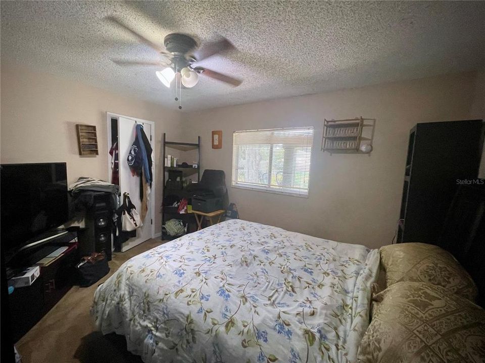 For Sale: $219,000 (2 beds, 1 baths, 947 Square Feet)