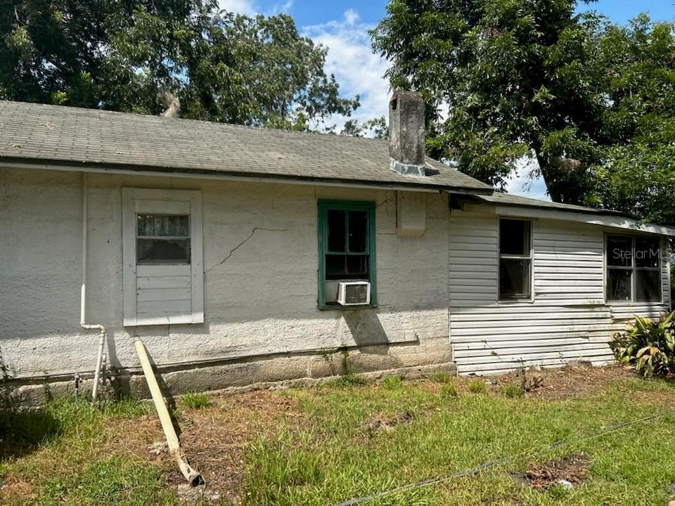 For Sale: $35,000 (3 beds, 2 baths, 1062 Square Feet)