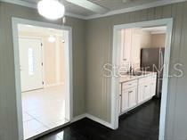 For Rent: $1,650 (2 beds, 1 baths, 950 Square Feet)