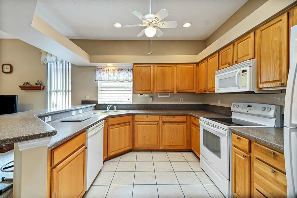 For Sale: $329,900 (2 beds, 2 baths, 2014 Square Feet)