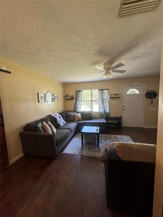 For Sale: $259,000 (4 beds, 1 baths, 1248 Square Feet)