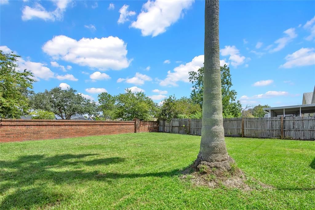 Active With Contract: $382,999 (3 beds, 2 baths, 1404 Square Feet)