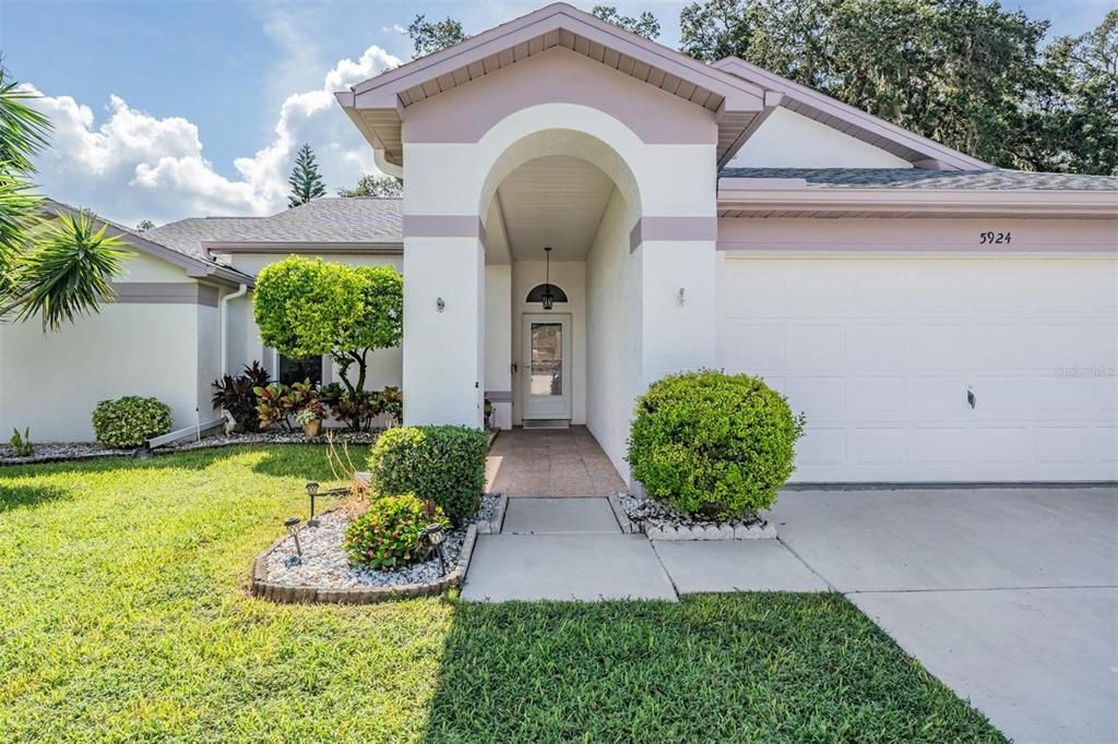 Active With Contract: $429,900 (3 beds, 2 baths, 1831 Square Feet)