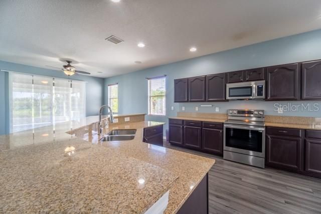 For Sale: $469,900 (3 beds, 2 baths, 2157 Square Feet)