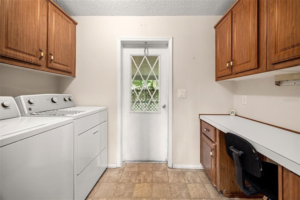 For Sale: $575,000 (3 beds, 2 baths, 1804 Square Feet)