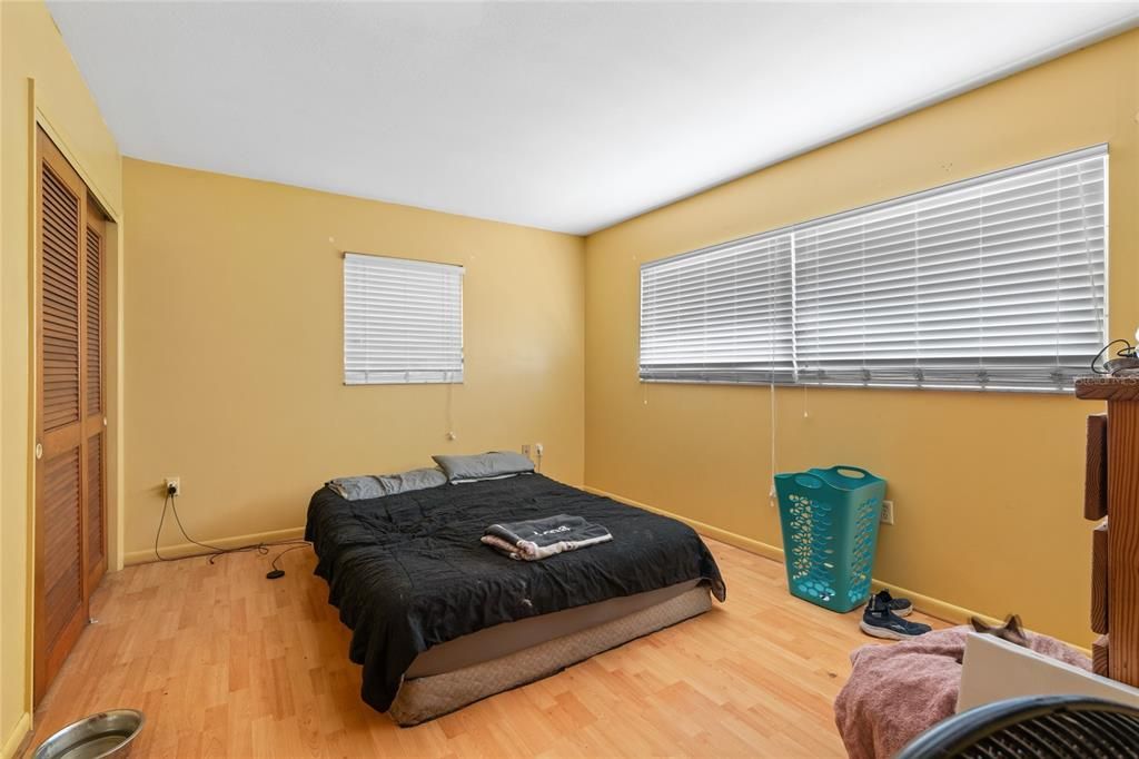 Active With Contract: $199,000 (2 beds, 2 baths, 1180 Square Feet)