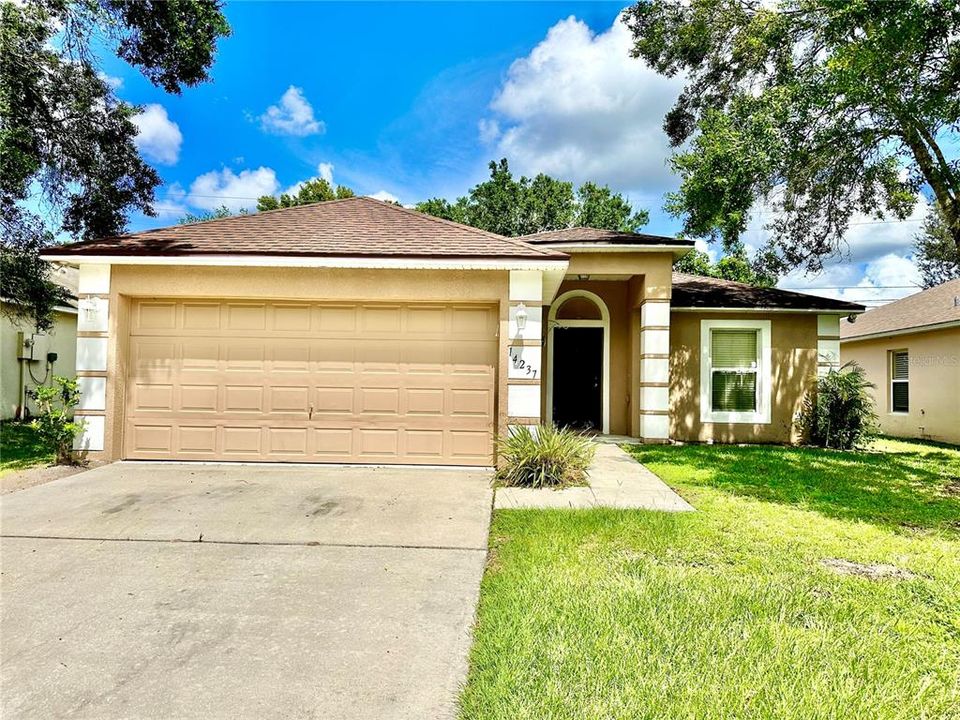 Recently Rented: $2,250 (3 beds, 2 baths, 1468 Square Feet)