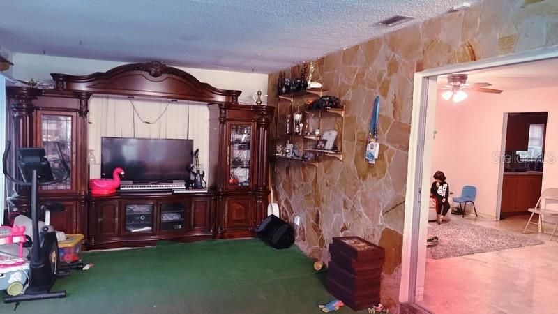 En Venta: $715,000 (3 camas, 2 baños, 1773 Pies cuadrados)