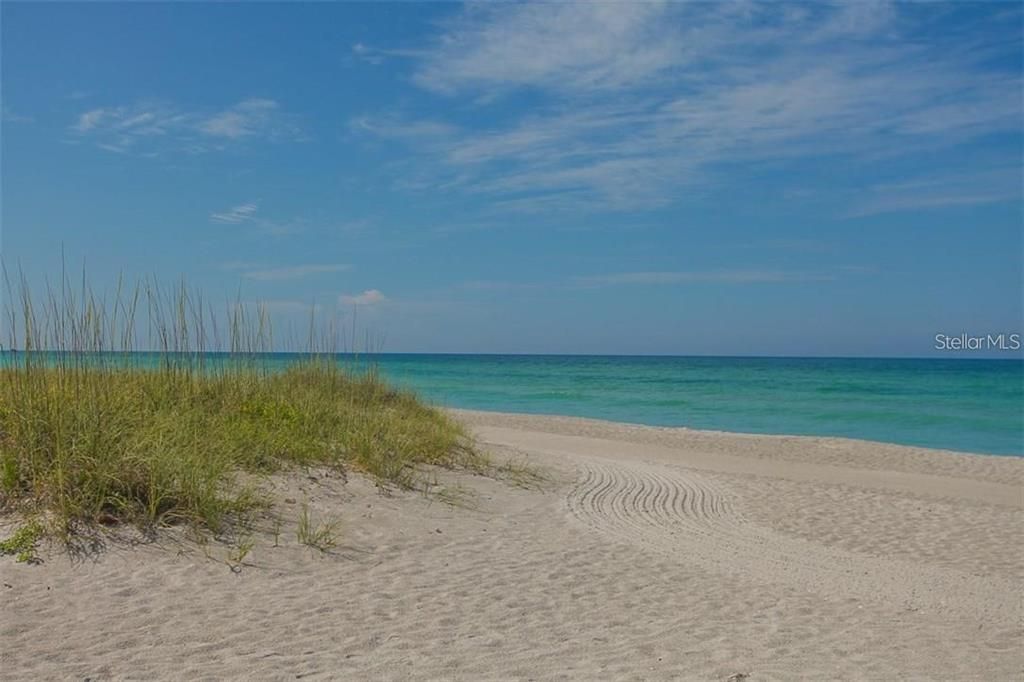 Private access to the beach