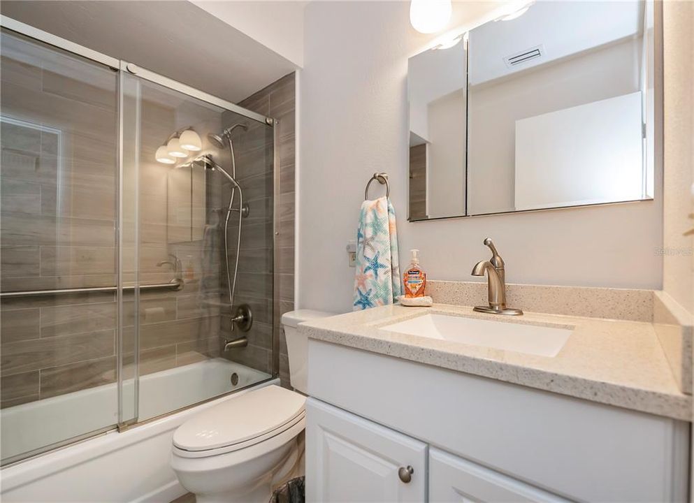 For Sale: $390,000 (2 beds, 2 baths, 1390 Square Feet)