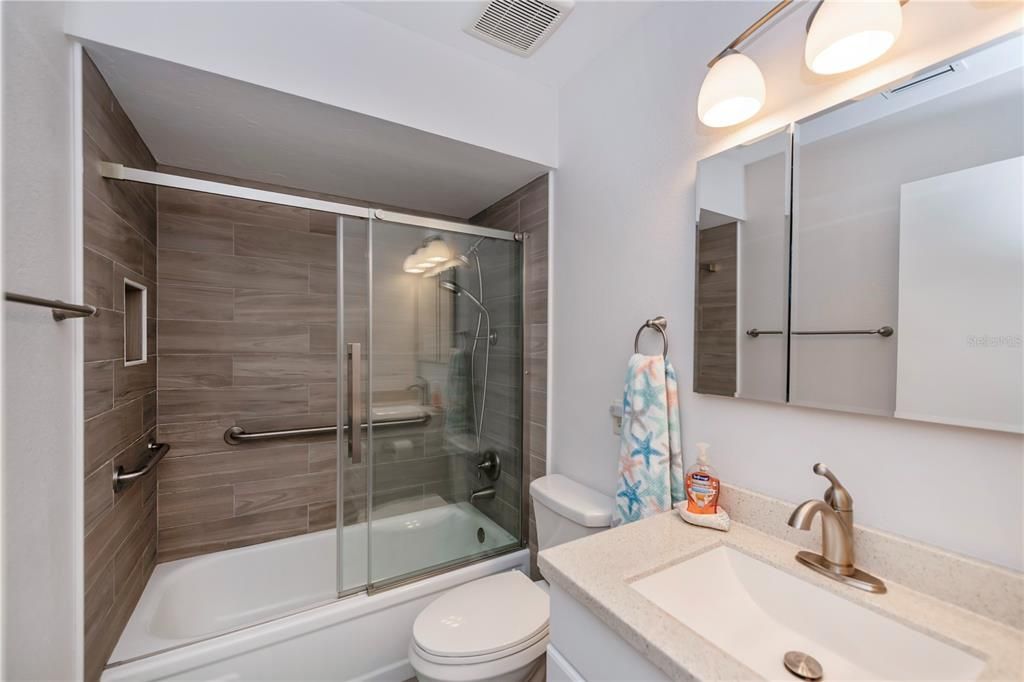 For Sale: $390,000 (2 beds, 2 baths, 1390 Square Feet)