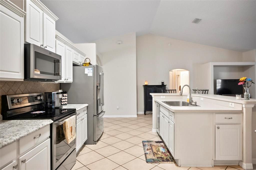 Active With Contract: $524,900 (3 beds, 2 baths, 2020 Square Feet)