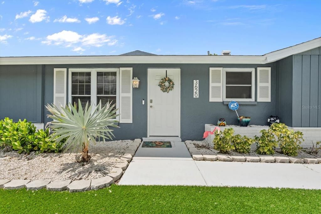 Active With Contract: $599,000 (3 beds, 2 baths, 1566 Square Feet)