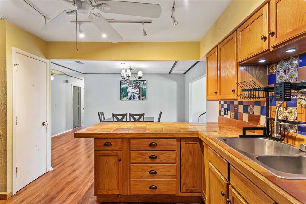 Kitchen to dinette area