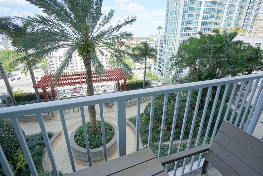 Active With Contract: $2,200 (1 beds, 1 baths, 772 Square Feet)