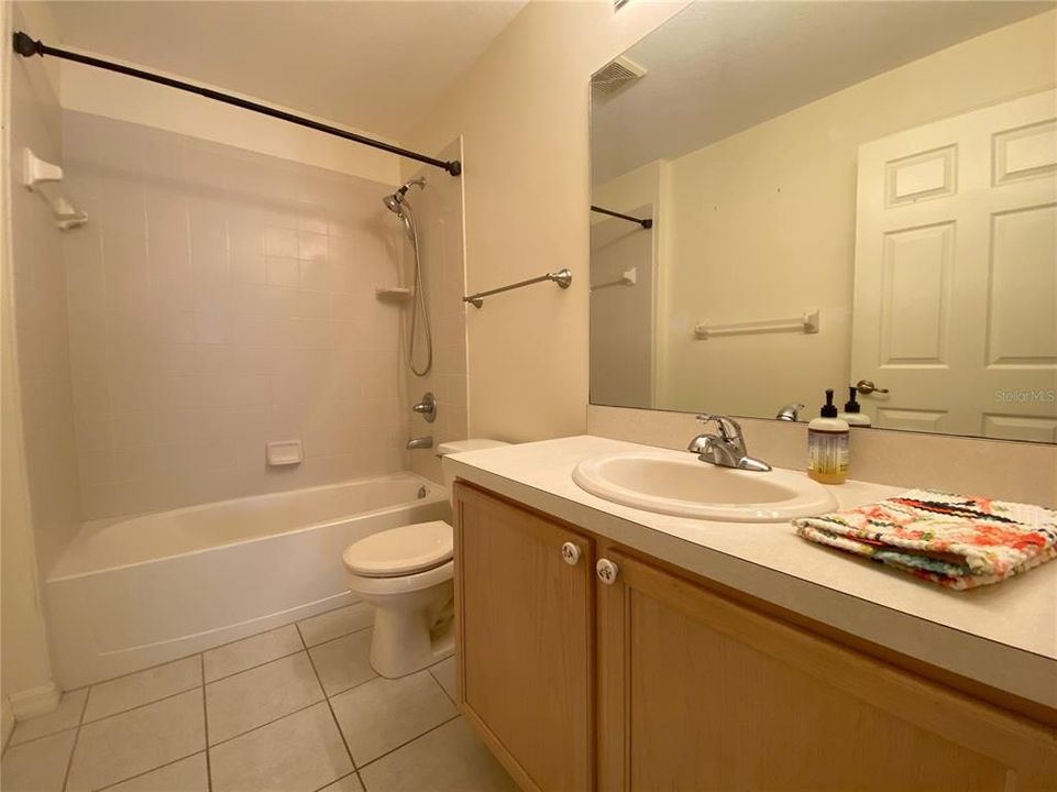 For Sale: $235,000 (2 beds, 2 baths, 1047 Square Feet)