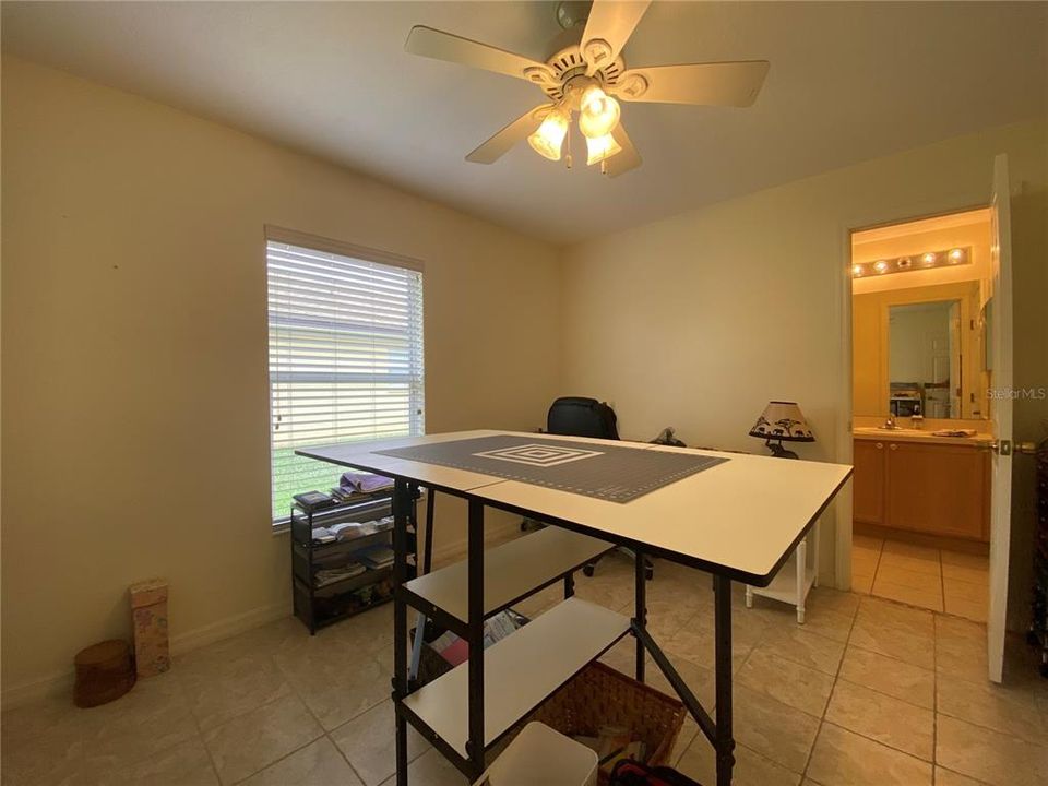 For Sale: $235,000 (2 beds, 2 baths, 1047 Square Feet)