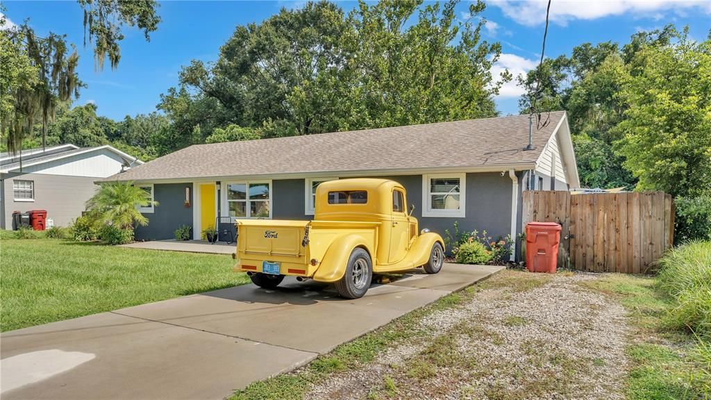 For Sale: $354,900 (3 beds, 2 baths, 1537 Square Feet)