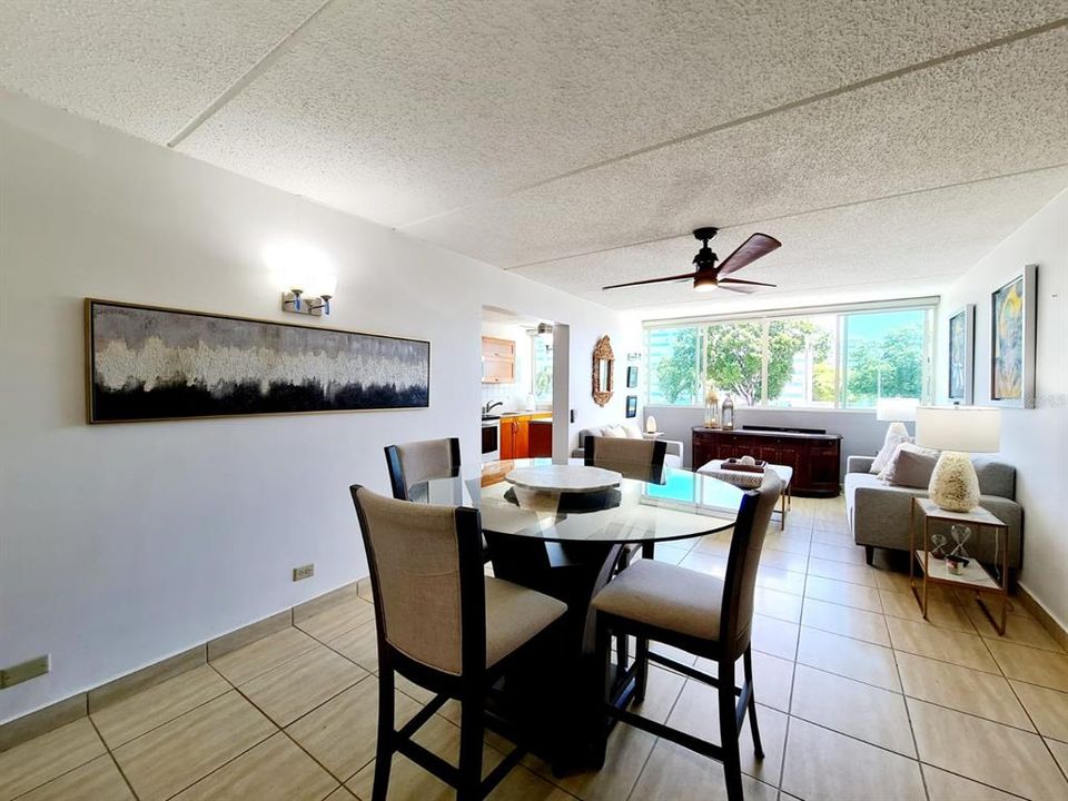 For Sale: $225,000 (3 beds, 1 baths, 905 Square Feet)