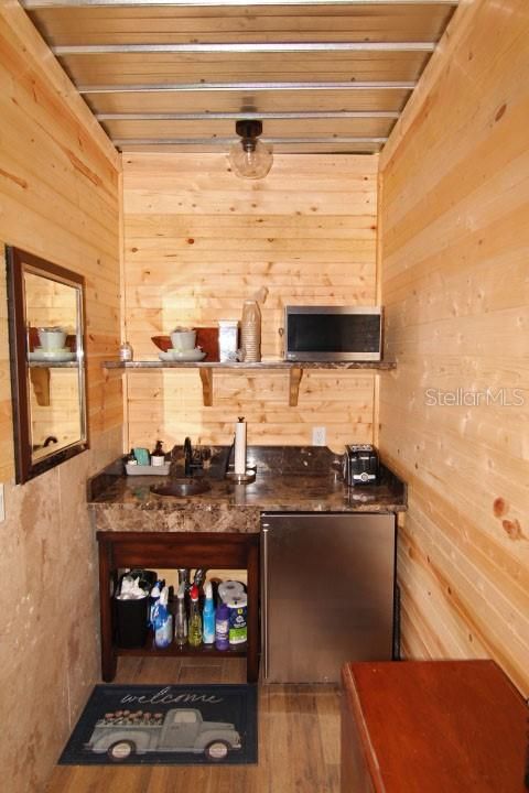 Barn Apartment Kitchenette