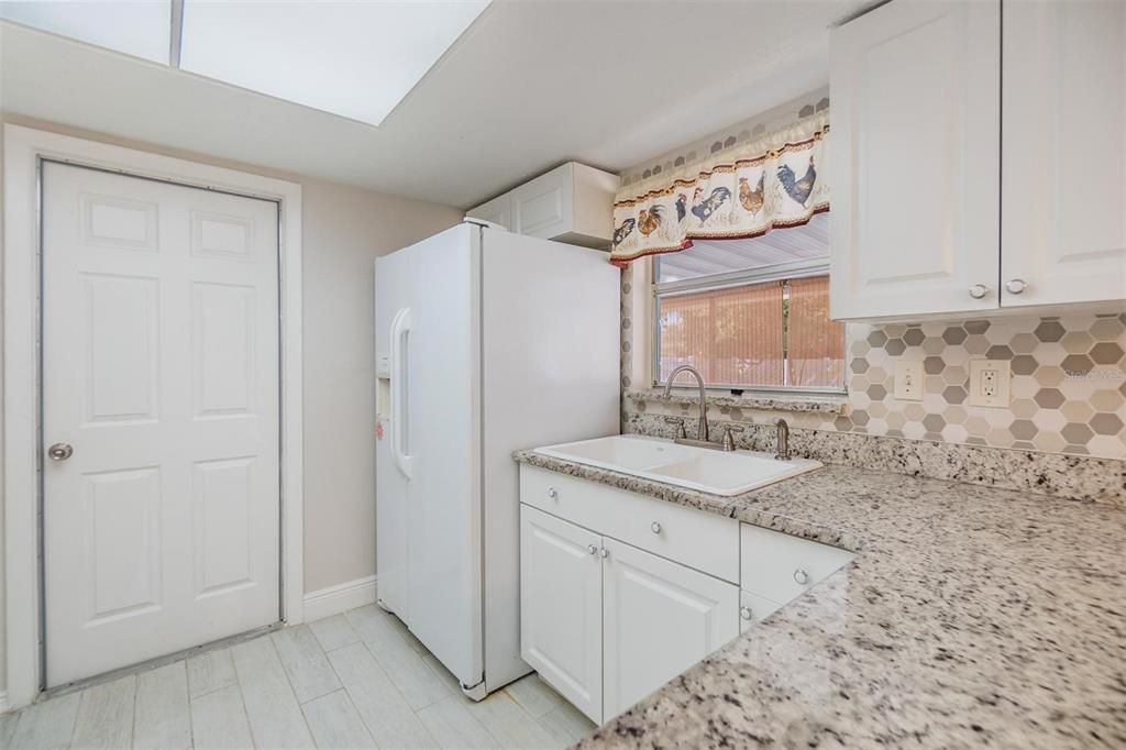 For Sale: $345,000 (3 beds, 2 baths, 1100 Square Feet)