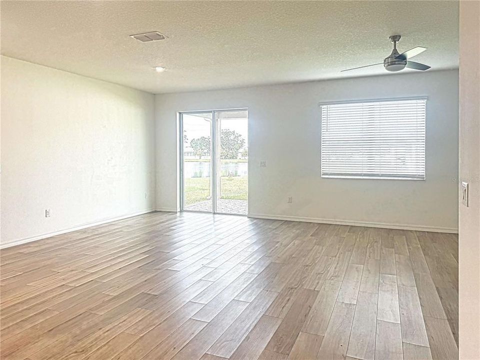 Living room/dining room combo