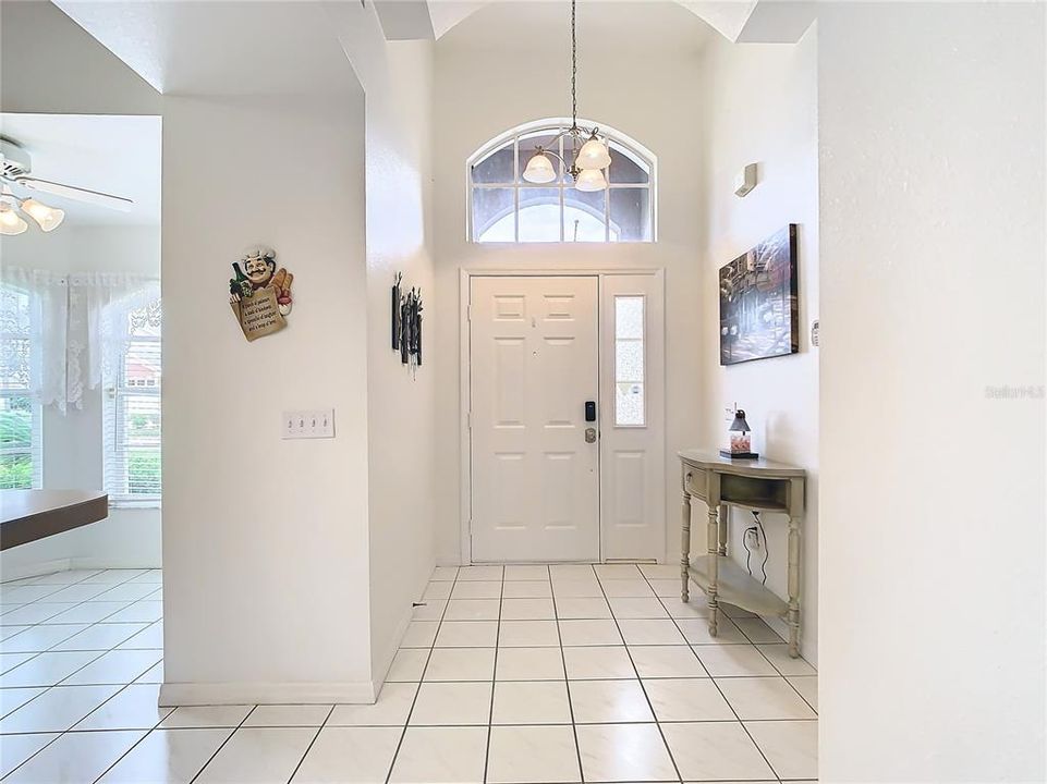 For Sale: $309,900 (2 beds, 2 baths, 1429 Square Feet)