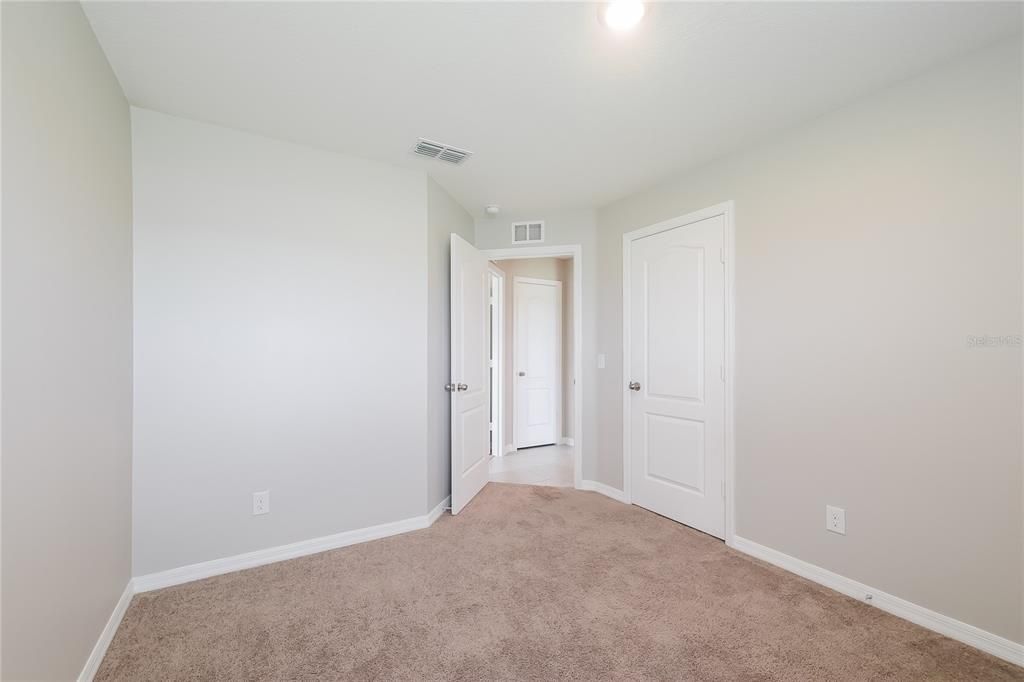 For Rent: $1,935 (4 beds, 2 baths, 1869 Square Feet)