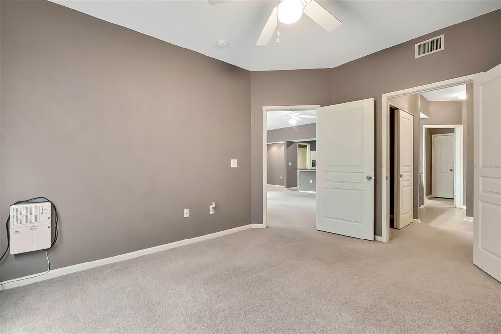 Active With Contract: $239,900 (2 beds, 2 baths, 1117 Square Feet)