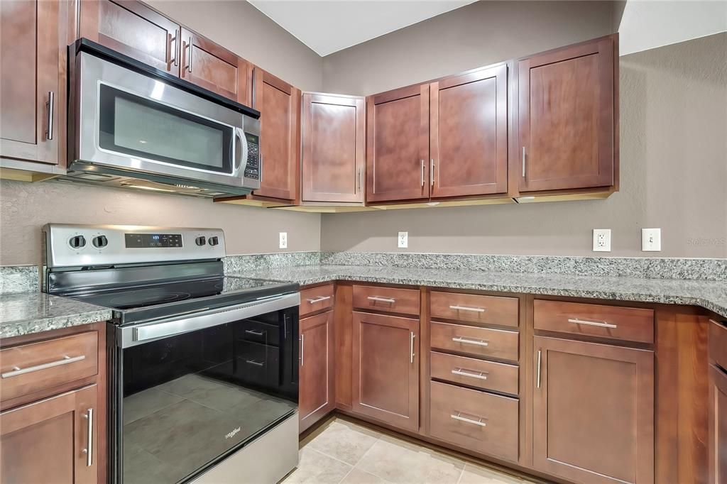 Active With Contract: $239,900 (2 beds, 2 baths, 1117 Square Feet)