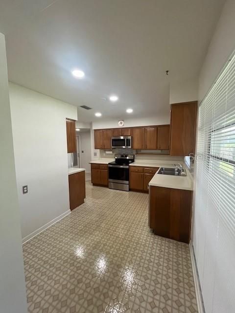 For Rent: $2,250 (2 beds, 2 baths, 1258 Square Feet)