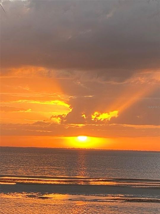 For Sale: $1,998,799 (3 beds, 2 baths, 3360 Square Feet)