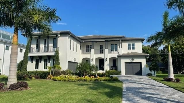 Vendido Recientemente: $4,400,000 (5 camas, 6 baños, 6018 Pies cuadrados)