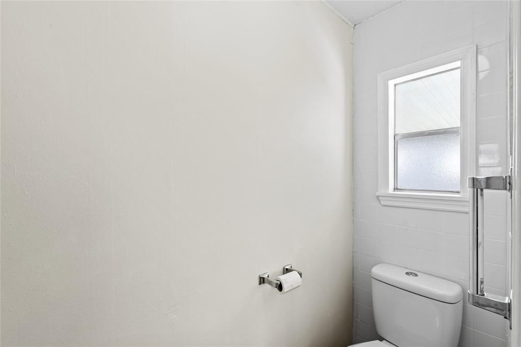 For Sale: $159,000 (2 beds, 2 baths, 840 Square Feet)