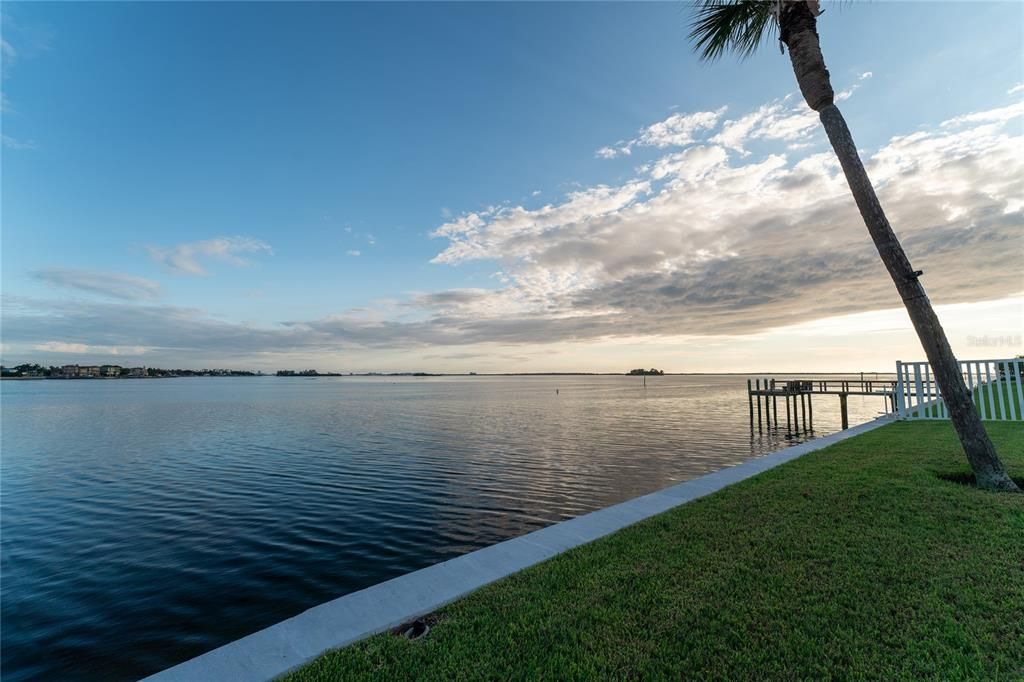 For Sale: $800,000 (3 beds, 2 baths, 1442 Square Feet)